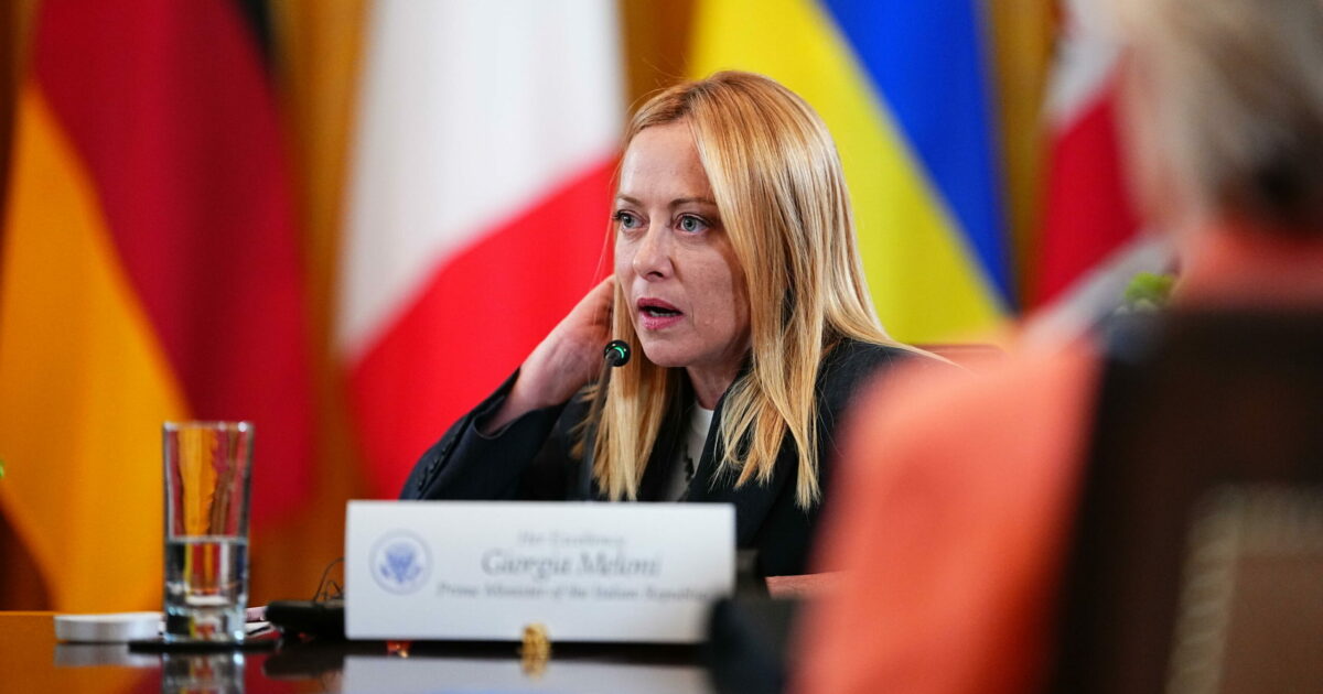 Ucraina, Meloni non andrà al vertice dei volenterosi di Macron. Accordo con Merz per collegarsi da remoto Ucraina, Meloni non andrà al vertice dei volenterosi di Macron. Accordo con Merz per collegarsi da remoto