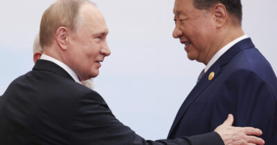 Copertina di Accordo Putin-Xi per la costruzione di due gasdotti verso Pechino. Basta visti per i russi che vogliono entrare in Cina