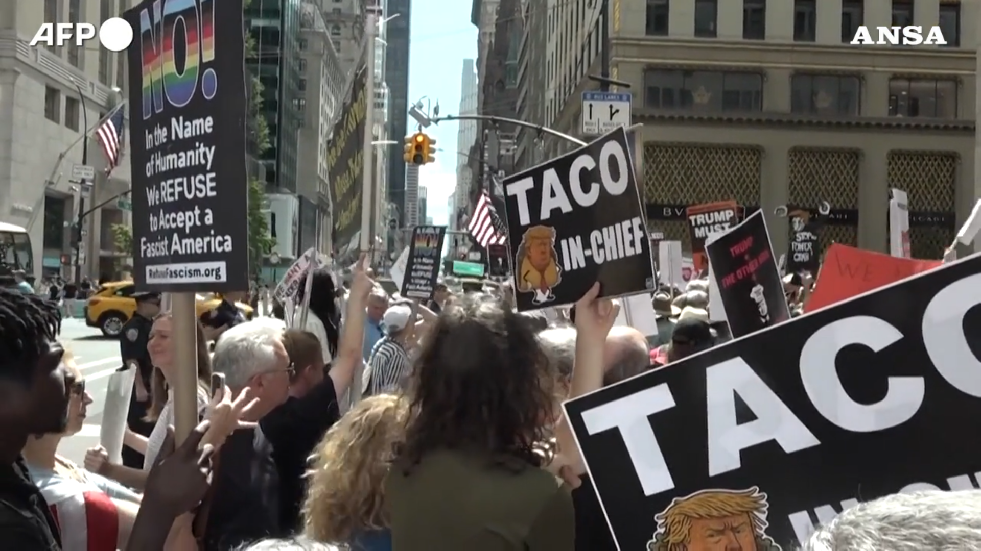 Protesta contro Trump a New York: “Non protegge i lavoratori, non siamo soddisfatti delle sue politiche” Protesta contro Trump a New York: “Non protegge i lavoratori, non siamo soddisfatti delle sue politiche”
