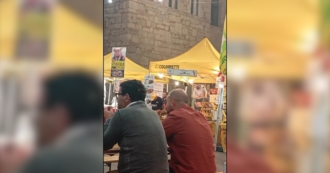 Alla serata della Coldiretti parte “Faccetta nera”: il video. E la sezione di Benevento: “Era una playlist automatica”