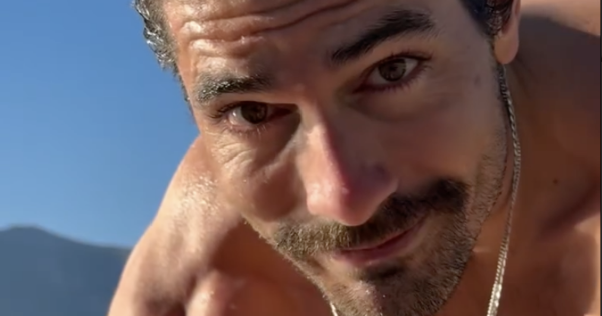 “È una decisione che ‘il mondo’ non comprende, ma il mio cuore mi grida un’altra vita”: l’influencer Pablo Garcia lascia i social per diventare prete