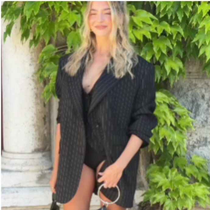 “Ma si è dimenticata i pantaloni? E’ in mutande”: il look di Alessia Lanza al Festival di Venezia fa discutere