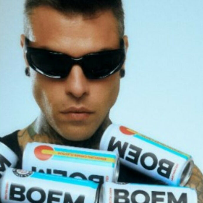 Leonardo Maria Del Vecchio prende il controllo di Boem “per guidarne il rilancio e lo sviluppo internazionale”. Ecco che fine fanno Fedez e Lazza