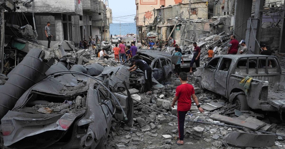 Dalle macerie alle catene di montaggio. Il futuro elettrico di Gaza secondo Trump Dalle macerie alle catene di montaggio. Il futuro elettrico di Gaza secondo Trump