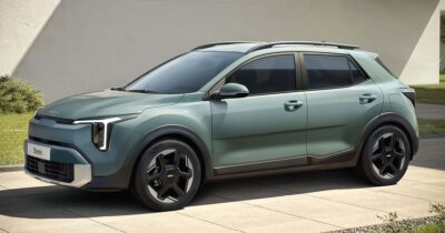 Copertina di Kia Stonic 2025, stile rivisto e varianti mild-hybrid fino a 115 cavalli – FOTO