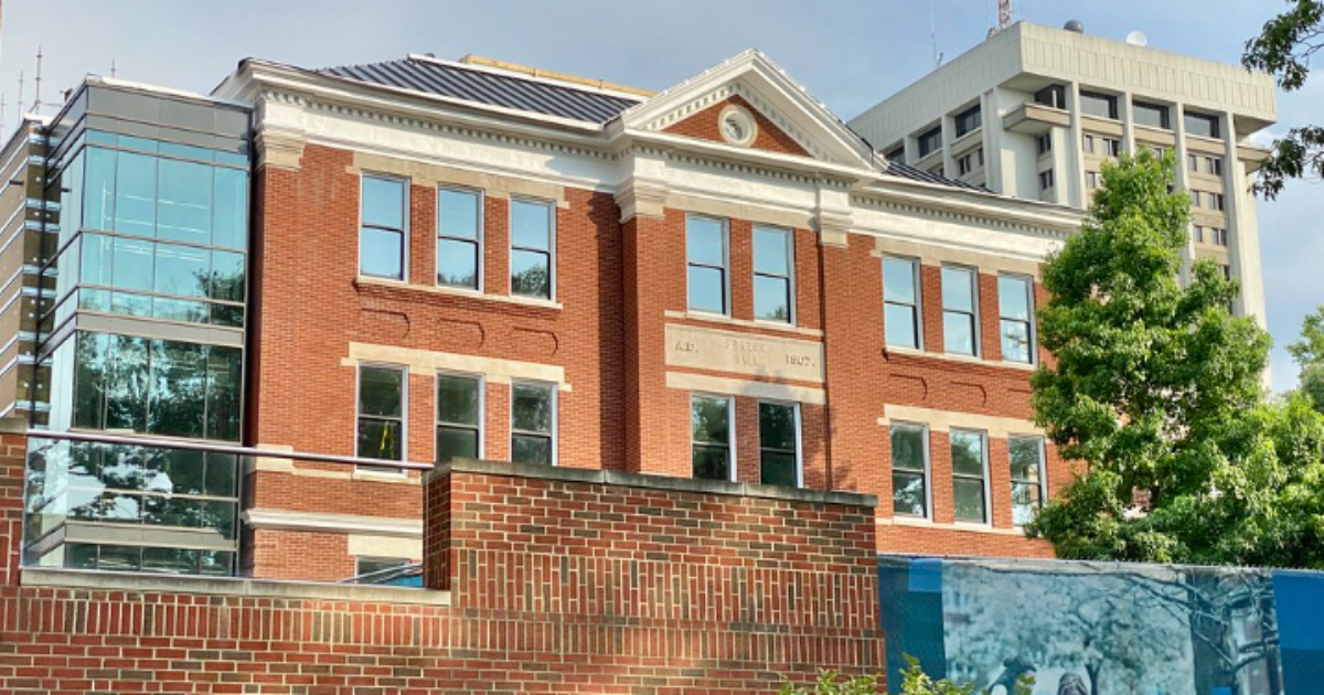 “Avvolge il cadavere del suo neonato in un asciugamano e lo chiude in armadio”: studentessa arrestata