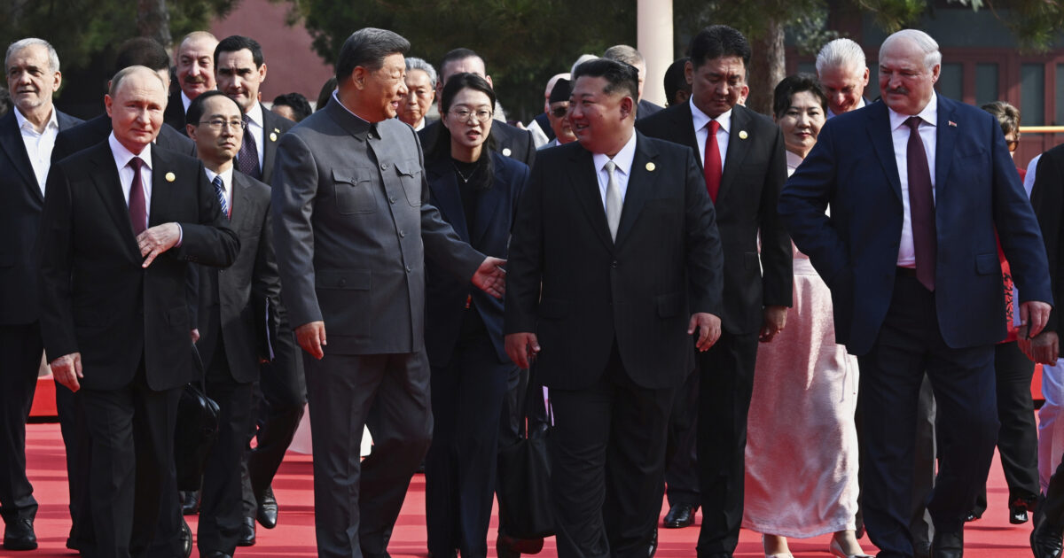 Alleanze di ferro, interessi economici e opportunismo: a Pechino Xi Jinping ha presentato il blocco alternativo all’Occidente Alleanze di ferro, interessi economici e opportunismo: a Pechino Xi Jinping ha presentato il blocco alternativo all’Occidente