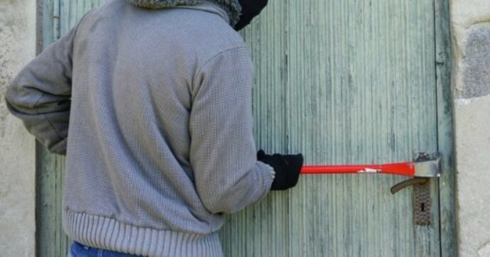 Da Caserta al Salento per razziare le case: sgominata banda di ladri di Castel Volturno