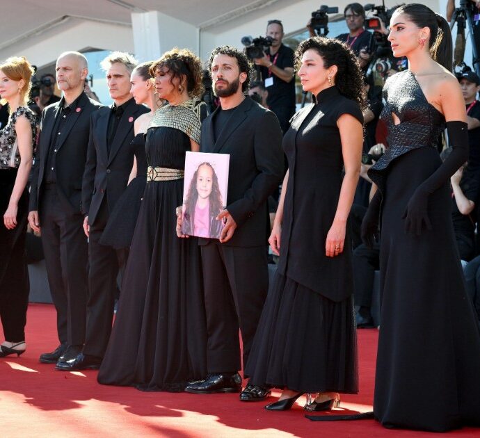 Standing ovation di 24 minuti per The Voice of Hind Rajab alla proiezione per il pubblico