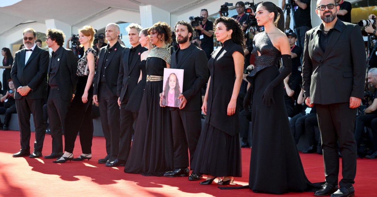 Standing ovation di 24 minuti per The Voice of Hind Rajab alla proiezione per il pubblico Standing ovation di 24 minuti per The Voice of Hind Rajab alla proiezione per il pubblico