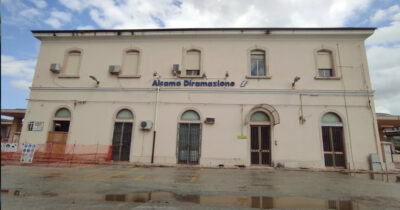 Copertina di La Sicilia del Ponte, dove tutte le strade portano a un buco