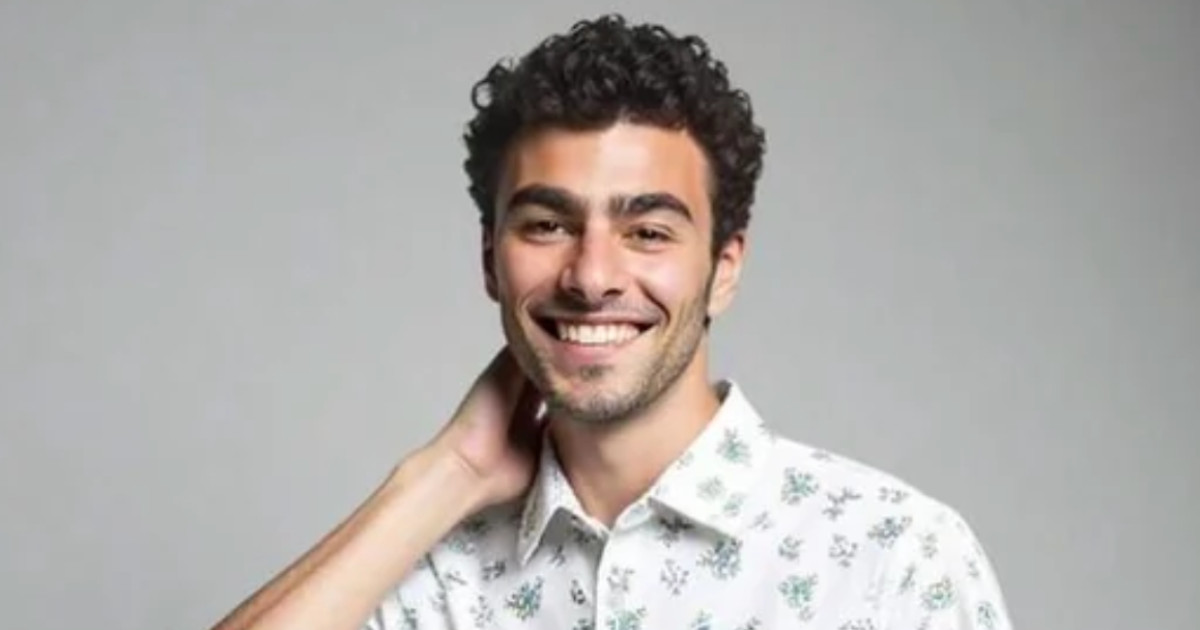 “Luigi Mangione modello per Shein. No, gli assomiglia. No, è frutto dell’intelligenza artificiale”. La pubblicità viene rimossa, ma la camicia è già sold out “Luigi Mangione modello per Shein. No, gli assomiglia. No, è frutto dell’intelligenza artificiale”. La pubblicità viene rimossa, ma la camicia è già sold out