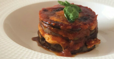 Copertina di “Rischio chimico, mozzarella non conforme”: melanzane alla parmigiana e pasticcio pesto e pomodorini ritirati dai supermercati. Il richiamo del Ministero della Salute