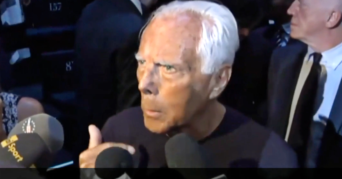 Quando Giorgio Armani si definiva uno “sportivo della moda”: “Guardo la concorrenza e voglio batterla” – Video Quando Giorgio Armani si definiva uno “sportivo della moda”: “Guardo la concorrenza e voglio batterla” – Video