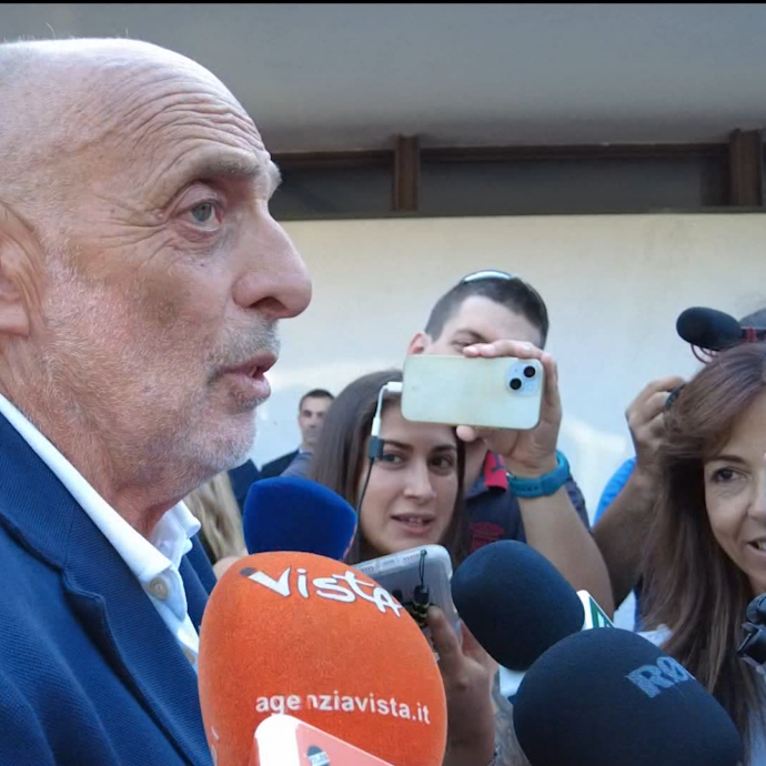 Funerali Emilio Fede, Paolo Brosio: “Ha sbagliato e ha pagato, ma da Mediaset un silenzio assordante” – Video