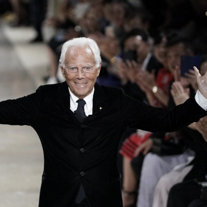 Giorgio Armani morto, il cordoglio della politica da Mattarella a Meloni: “Sofisticata semplicità”. E Sala proclama il lutto cittadino a Milano