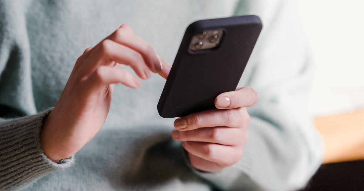 fino a 300 euro per 90 minuti di lavoro al giorno la nuova truffa via sms quali sono i rischi e cosa fare se si riceve questo messaggio