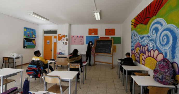 Scuola, uno studente su otto non ha la cittadinanza. Valditara invia 1000 prof di italiano a supporto: “Ma non basta”