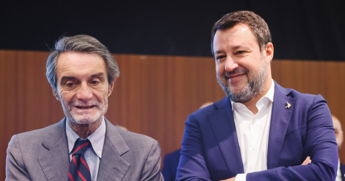 Fontana: “Col c***o che vannaccizzano la Lega”. Applausi dai Giovani Padani Fontana: “Col c***o che vannaccizzano la Lega”. Applausi dai Giovani Padani