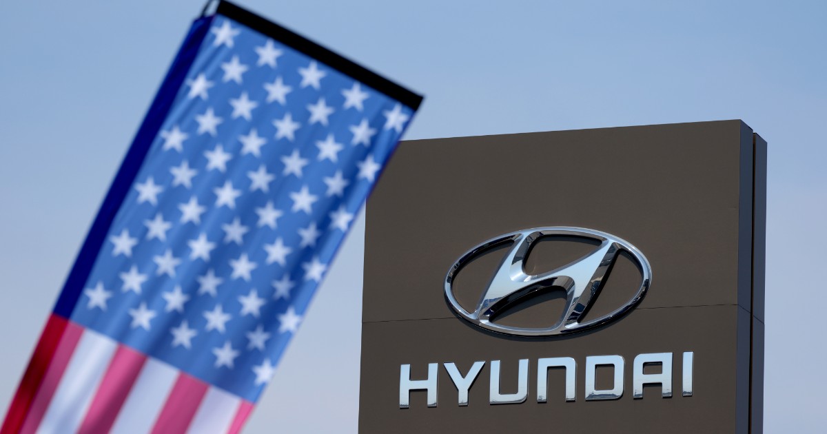 Usa, operazione anti migranti in uno stabilimento Hyundai LG: 450 lavoratori arrestati. La Corea del Sud: “Garantite i diritti ai nostri cittadini” Usa, operazione anti migranti in uno stabilimento Hyundai LG: 450 lavoratori arrestati. La Corea del Sud: “Garantite i diritti ai nostri cittadini”