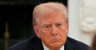 Usa, sondaggio Nbc: il 57% degli americani boccia l’operato di Trump. Pesano politica economica e vaccinale