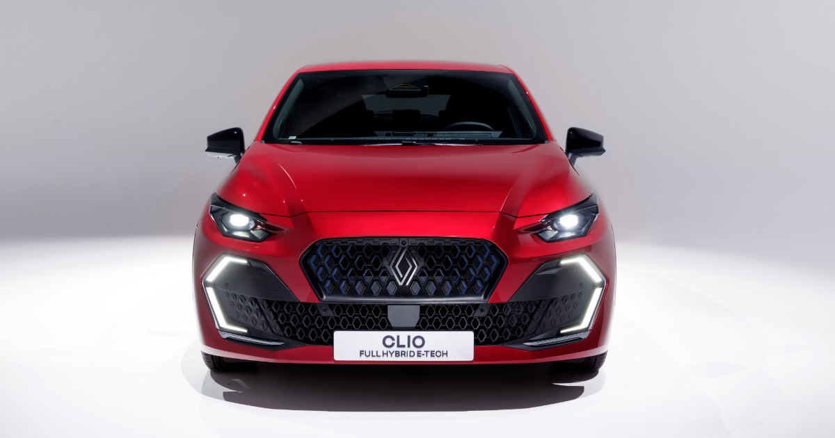 Dalla citycar del ’90 all’ibrida hi tech. Renault Clio, 17 milioni di icone su strada Dalla citycar del ’90 all’ibrida hi tech. Renault Clio, 17 milioni di icone su strada