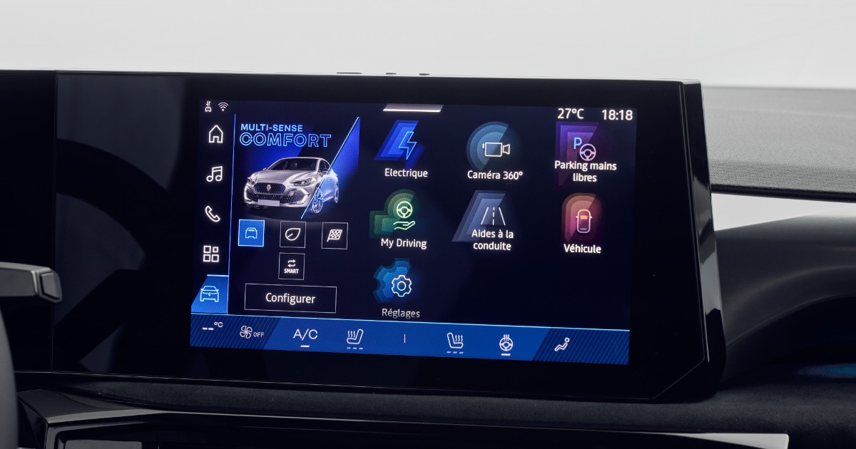 renault clio 2025 tecnologia di bordo avanzata e 29 sistemi di assistenza guida
