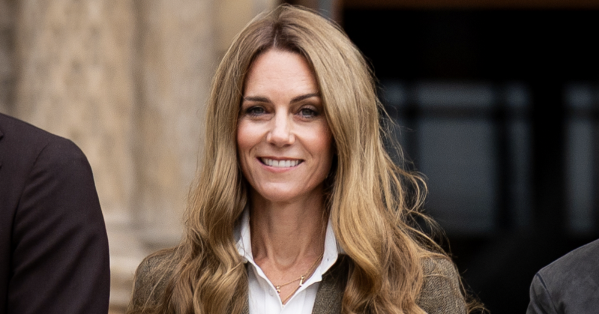 Kate Middleton torna in pubblico con “un biondo perfetto, che mostra forza”:  la nuova apparizione della principessa suscita clamore