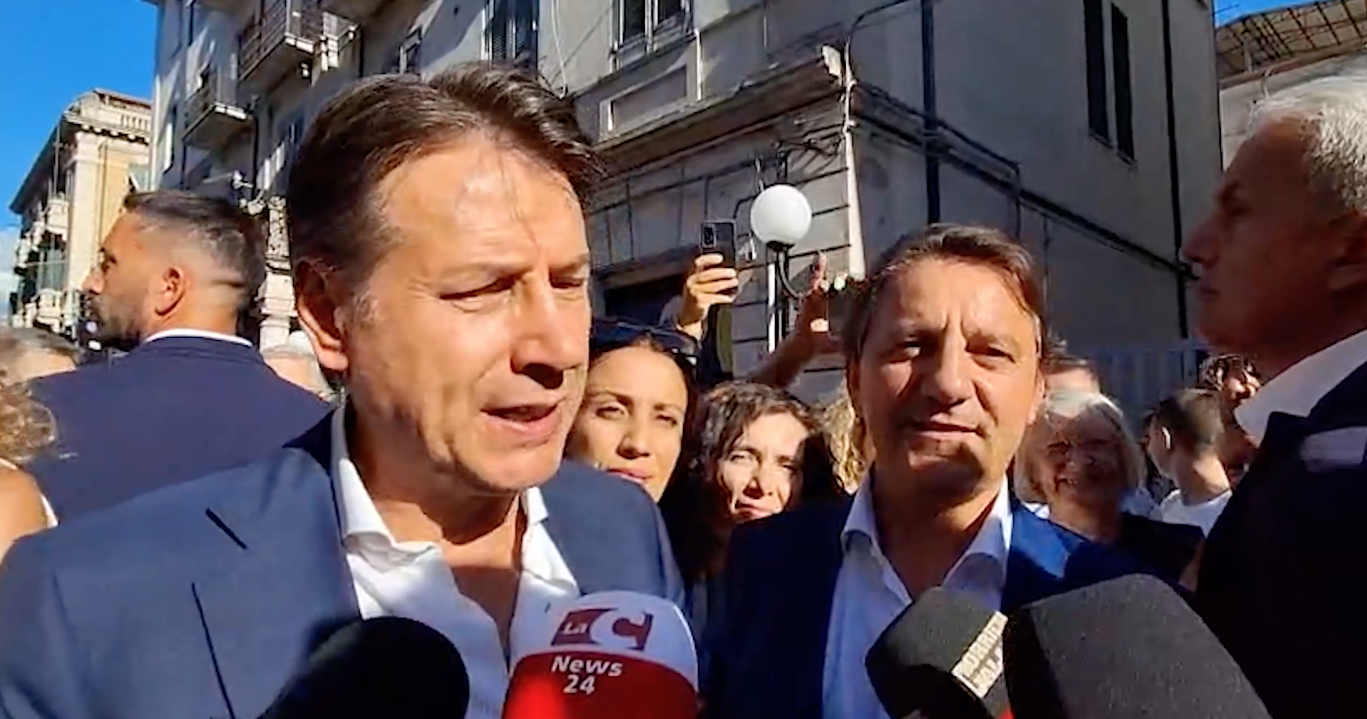 Regionali Calabria, Conte con Tridico a Cosenza: “È lui il miglior interprete per questo progetto” Regionali Calabria, Conte con Tridico a Cosenza: “È lui il miglior interprete per questo progetto”