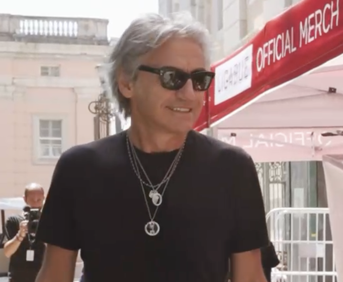 Ligabue a spasso per il LigaVillage pronto per “La notte di Certe Notti” alla Reggia di Caserta – IL VIDEO