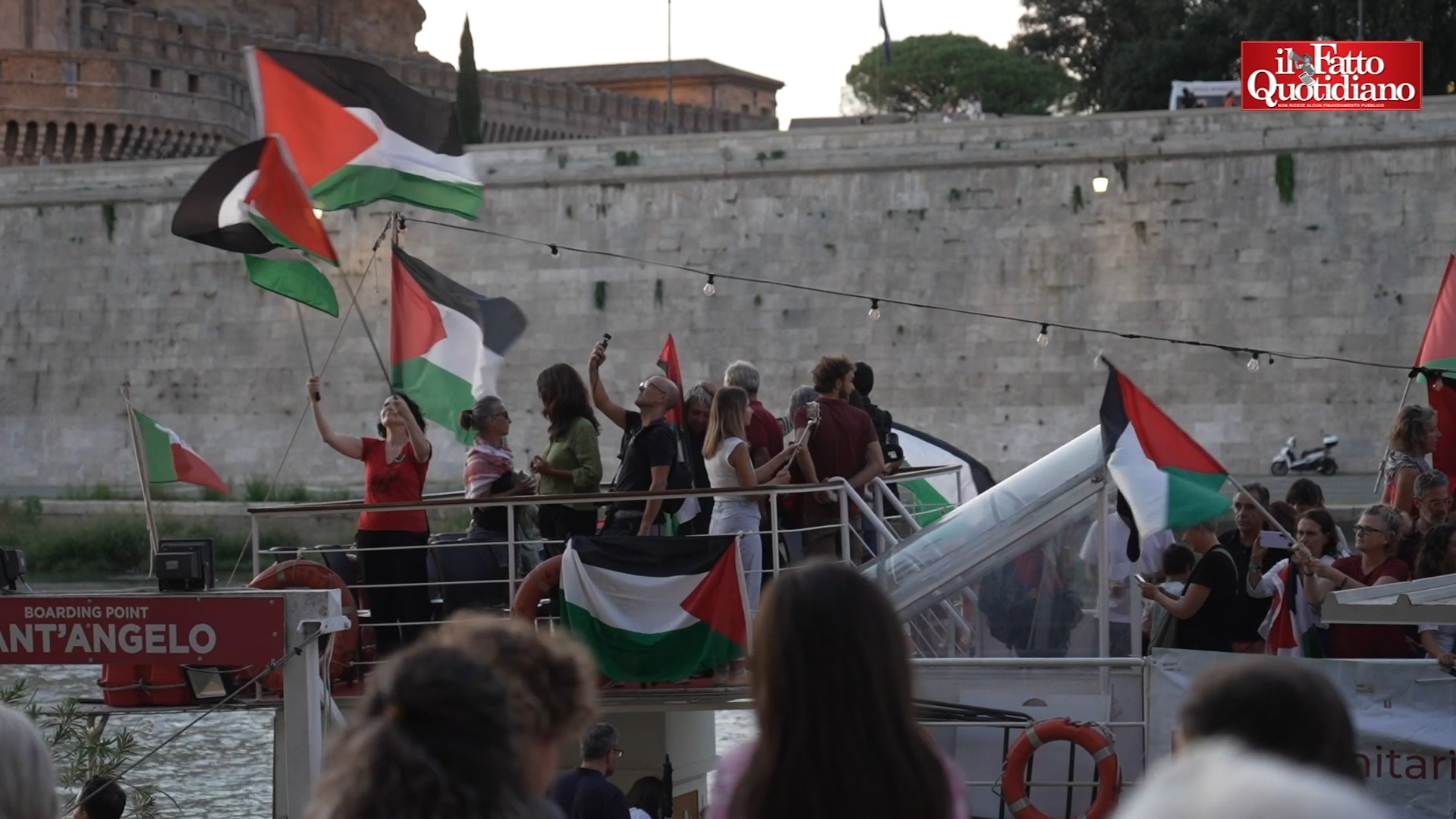 Battello sul Tevere in solidarietà della Global Sumud Flotilla: “Missione rappresenta l’insofferenza che tutto il popolo ha per Gaza” Battello sul Tevere in solidarietà della Global Sumud Flotilla: “Missione rappresenta l’insofferenza che tutto il popolo ha per Gaza”