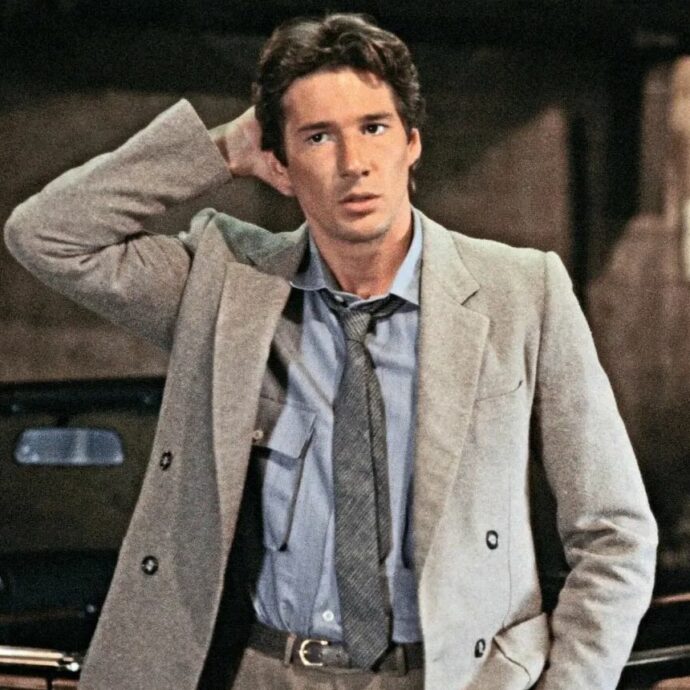 “Ho insegnato agli americani come vestirsi bene”: come Giorgio Armani ridefinì l’estetica dell’uomo moderno vestendo Richard Gere nel film “American Gigolò”
