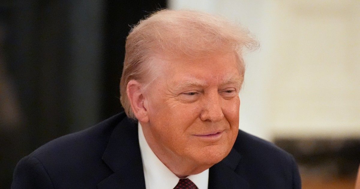Trump è ovunque: dopo il Mondiale per Club, sarà anche alla finale degli US Open. L’ultima volta non andò benissimo Trump è ovunque: dopo il Mondiale per Club, sarà anche alla finale degli US Open. L’ultima volta non andò benissimo