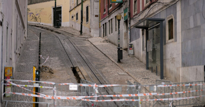 Lisbona, il tram ispezionato per “36 minuti” e gli allarmi dei conducenti: si indaga sulle falle nella manutenzione