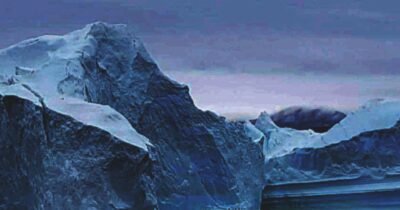 Copertina di Antartide, l’iceberg più grande del mondo inizia a rompersi
