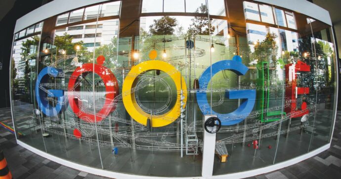 Concorrenza, Ue multa Google per 2,95  mld