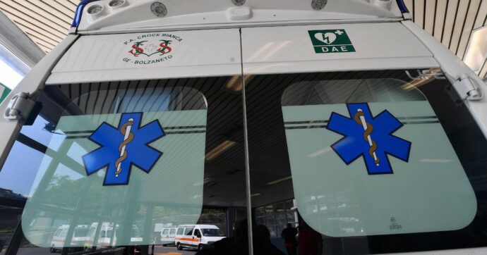 Camion investe operai: un morto e due feriti