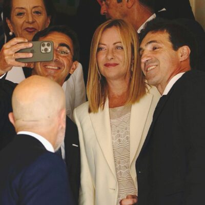 Copertina di Almasri, la paura a destra: il voto insieme alle Marche