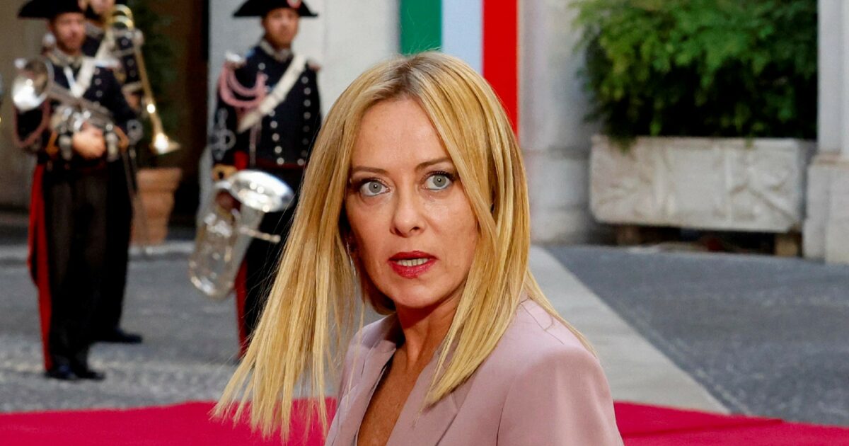 Scalata di Mps a Mediobanca, l’8 settembre si chiude la prima fase: vincono il governo e i soci forti Delfin e Caltagirone Scalata di Mps a Mediobanca, l’8 settembre si chiude la prima fase: vincono il governo e i soci forti Delfin e Caltagirone