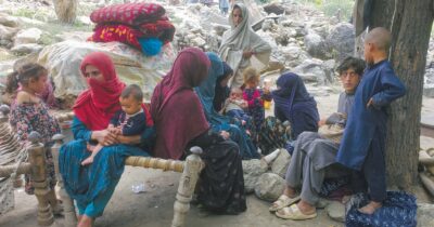 Copertina di Sisma, donne afghane abbandonate e ferite: vietato salvarle e curarle senza un parente