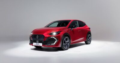 Copertina di Renault Clio, arriva la nuova generazione dell’auto francese più venduta di tutti i tempi