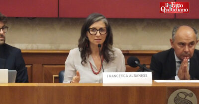 Copertina di Albanese (Onu): “Mia figlia rischia 20 anni di carcere se mi acquista un caffè” – Video