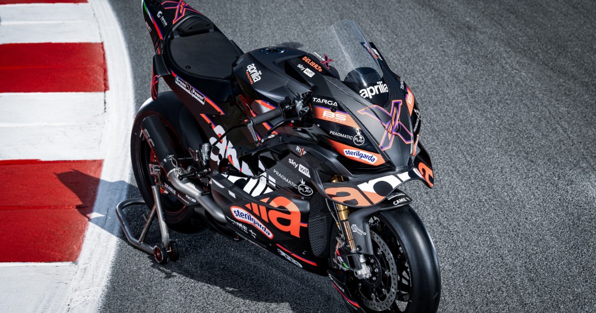 Aprilia, presentata a Barcellona la RSV4 X-GP, moto in edizione limitata. Rivola: “Un prodotto unico, per ...