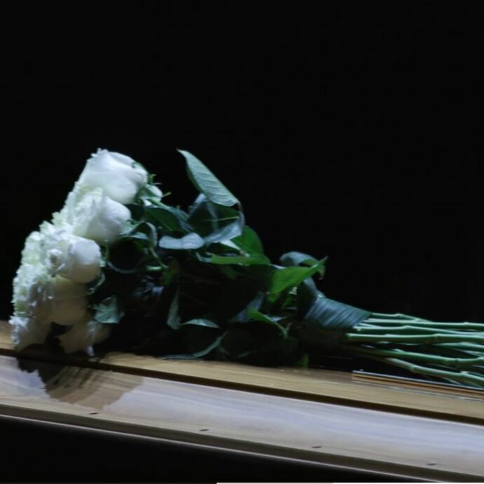 “Il senso di colpa mi ha divorato dentro per anni, vedere il suo nome è stato un dono di Dio”: il dramma per la morte della bisnonna e il “segno” arrivato dall'”aldilà”