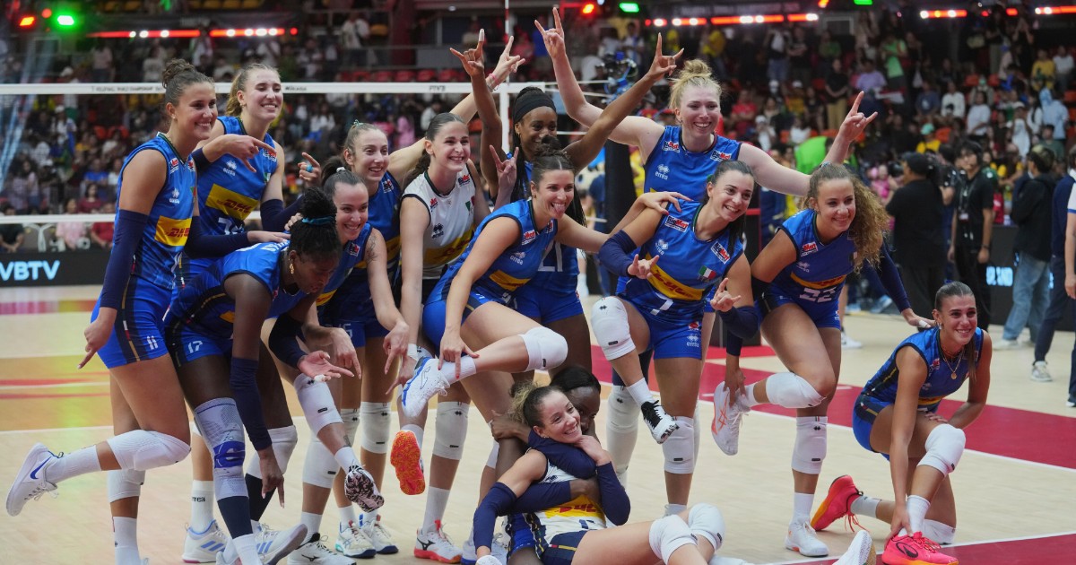 Mondiali volley femminile, l’Italia sfida la Turchia in finale per la storia | Orario e dove vederla in tv Mondiali volley femminile, l’Italia sfida la Turchia in finale per la storia | Orario e dove vederla in tv