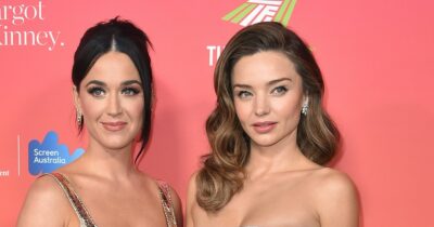 Copertina di “Siamo una grande famiglia felice”: Miranda Kerr rompe il silenzio sulla rottura tra il suo ex Orlando Bloom e Katy Perry