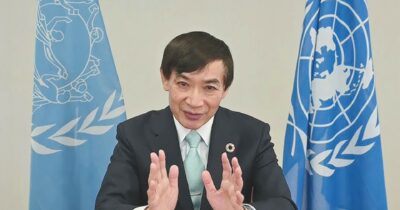 Copertina di Dazi, -80% servizi postali verso Usa. Tariffe auto al 15%