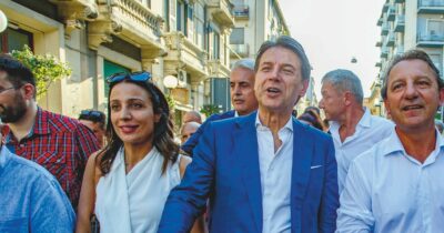 Copertina di Calabria, reddito di dignità e faide a destra. Le carte di Tridico per il ribaltone