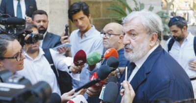 Copertina di Puglia, dietro l’intesa un sudoku di seggi e la “mina” Emiliano