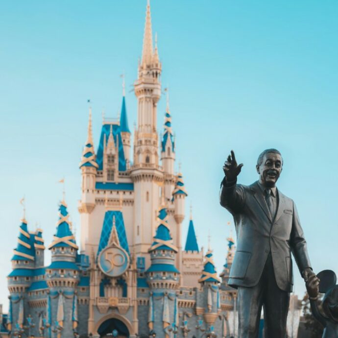 “Piatto disumano, è un animale più intelligente di un bambino”: scoppia la polemica sul menù del nuovo ristorante di Disney World